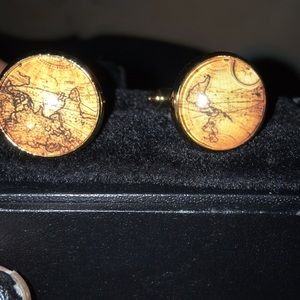 Gold plated glove cuss links